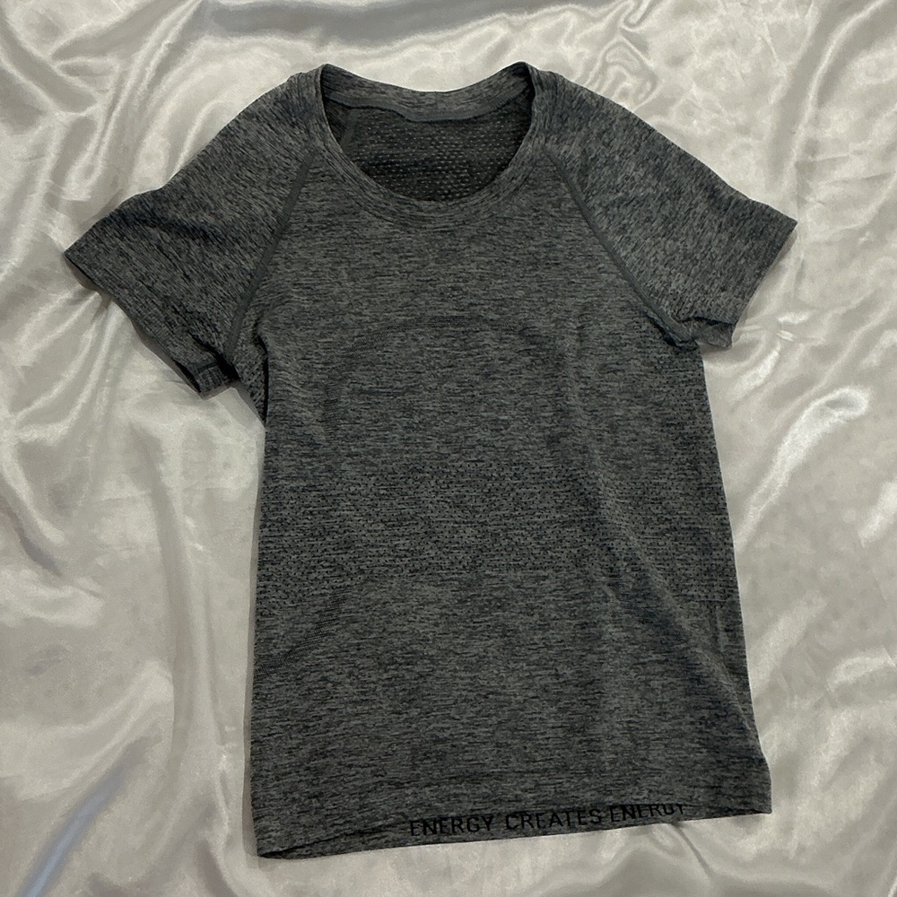 Lululemon Athletica Black and Gray Patterned T-Shirt